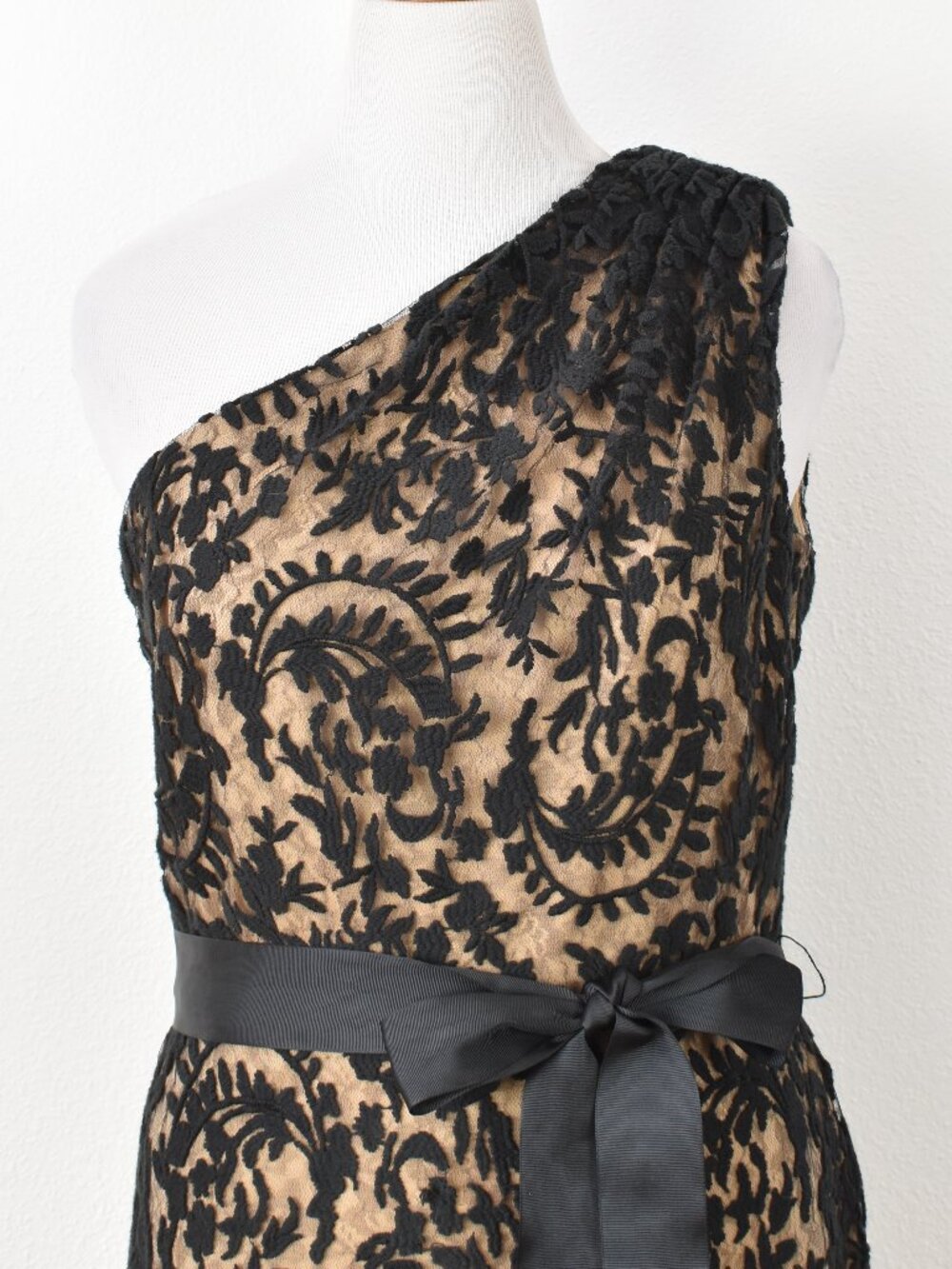 Tadashi Shoji One Shoulder Lace Cocktail Dress - 16 - Picture 2 of 9